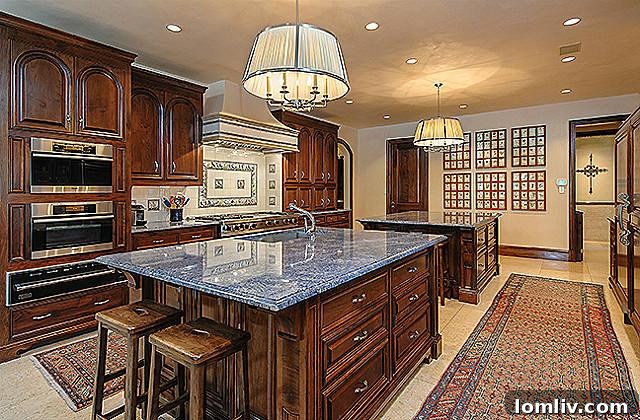 3800-Beverly-kitchen