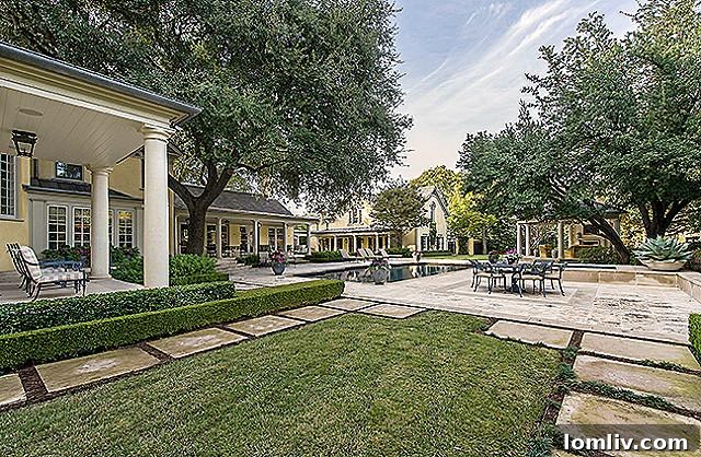 3800-Beverly-pool-and-carriage