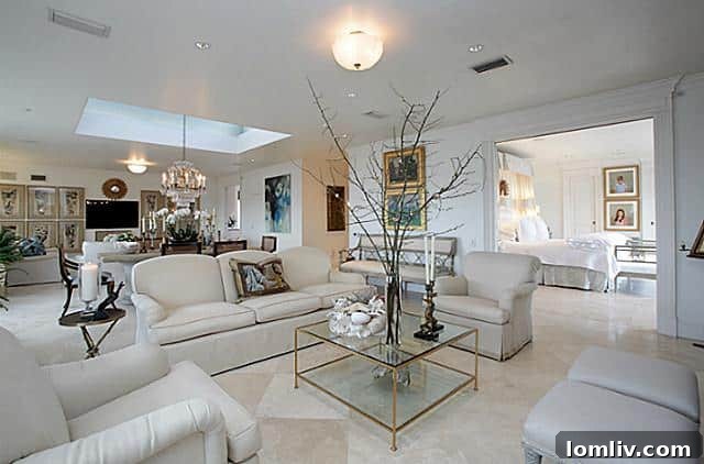 Lease of the Week: The Only Intoxication You'll Need Is This Tower's Skyline 3 4242-Lomo-Alto-Living