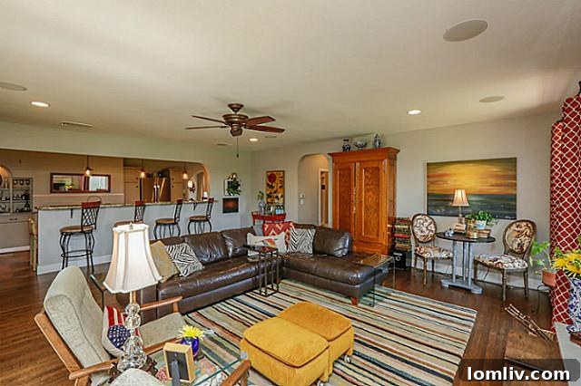 9906 El Patio Family Room - Open Concept Dallas Home