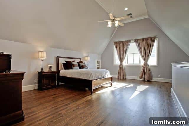 2805 Thomas Avenue - Inviting Master Bedroom