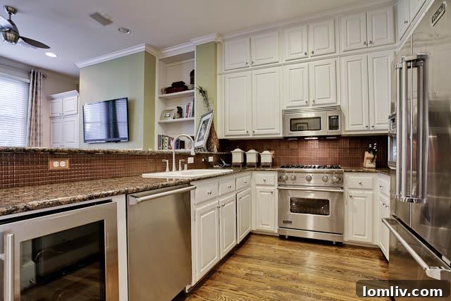2805 Thomas Avenue - Modern Gourmet Kitchen