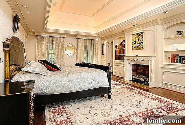 8601 Jourdan Way - Spacious Secondary Bedroom