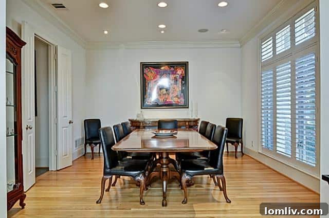 5835-Waggoner-dining-room1