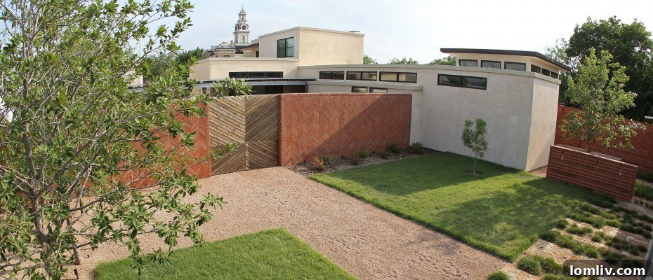 Albany TX's Distinctive Family Compound Near Art Prison Garners Wall Street Interest 11 Albany Family Compound Exterior with Buffalo Grass