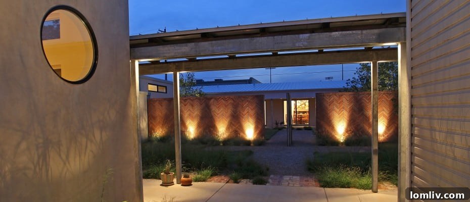 Albany TX's Distinctive Family Compound Near Art Prison Garners Wall Street Interest 17 Albany Family Compound Courtyard Night