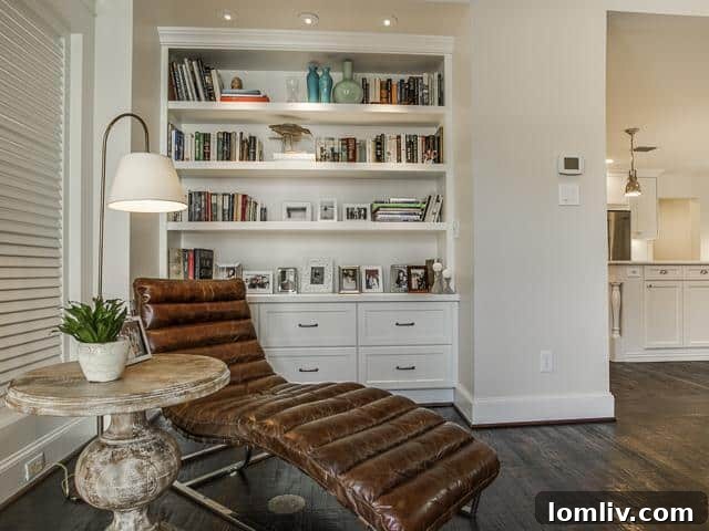 7525 Villanova Reading Nook - Cozy and Bright Home Office Space