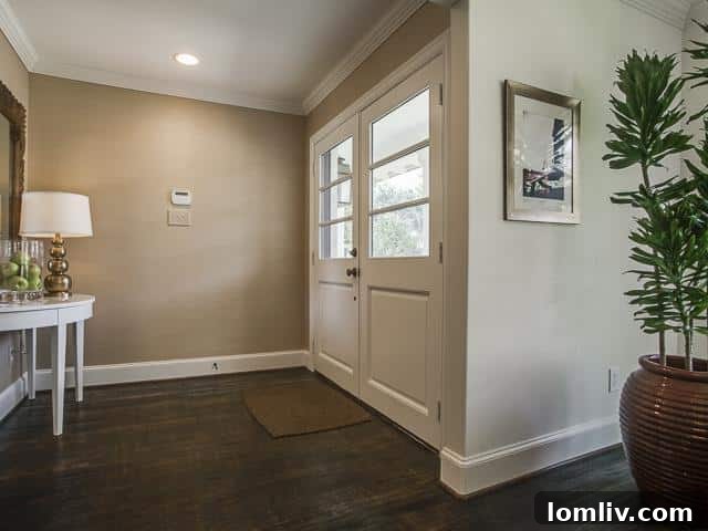 7525 Villanova Foyer - Elegant Entryway of a Luxury Dallas Home