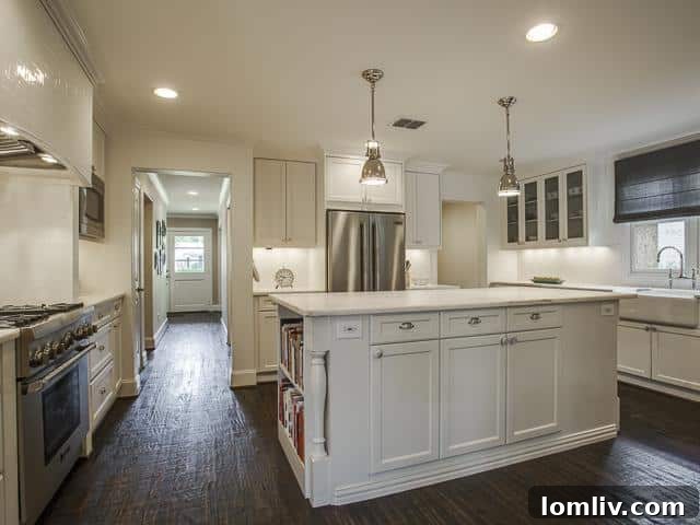 7525 Villanova Kitchen 1 - Gourmet Appliances and Modern Design