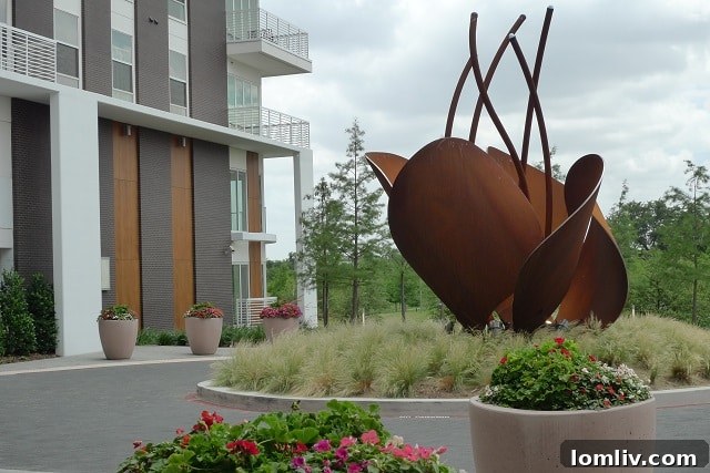 Laura Abrahms Sculpture Fiori Apartments