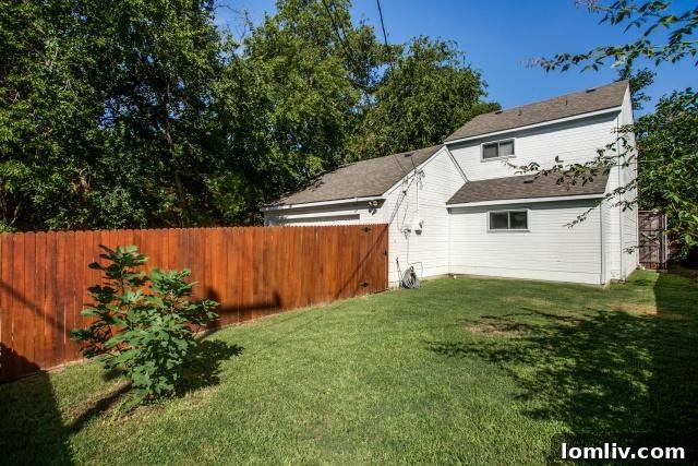 8630-Angora-Backyard