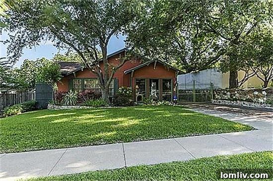 Charming Fort Worth Bungalow Front Exterior
