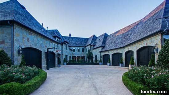 Hot Property: Kenny Rogers Kenny Rogers Westlake Mansion - Exterior