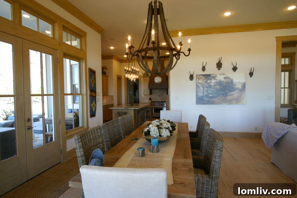 Spacious Dining Area for Family Gatherings at Long Cove