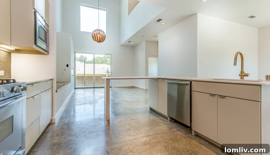 Pinetree Ct 1-3 Interior View