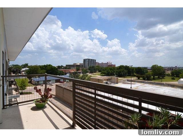 Buzz-Unit-409-Balcony-2