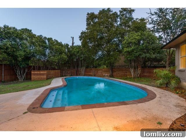 7715 Maplecrest Backyard - Private Pool Oasis