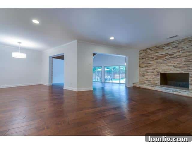 7715 Maplecrest Living Dining - Modern Interior Design