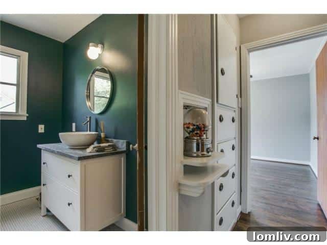 1839 Tennessee Hallway - Built-in Storage Solutions