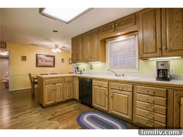 7022-Lakeshore-kitchen1