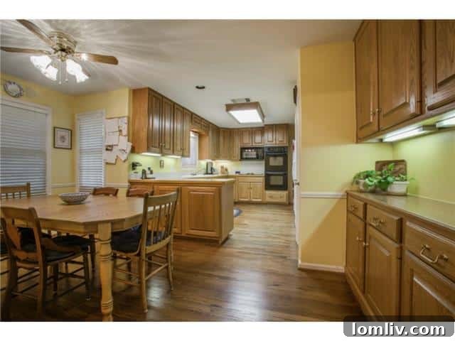 7022-Lakeshore-bfastroom