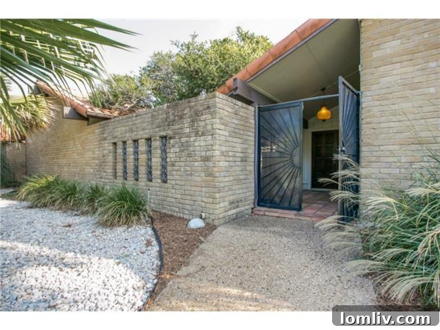 1712-Lake-Side-Entry