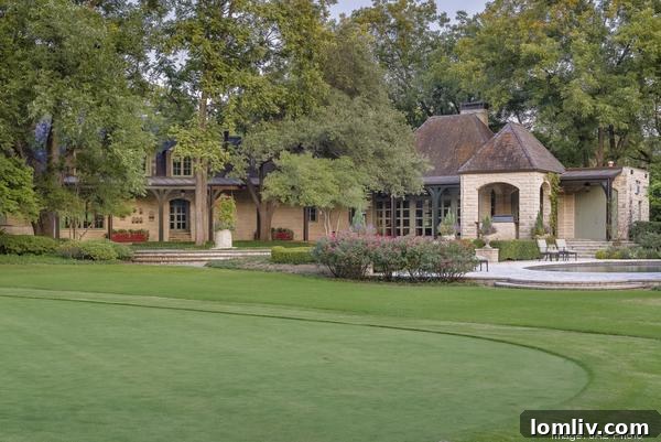 Manicured putting green on the estate of Lee Trevino