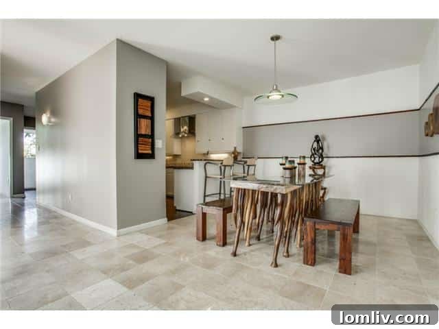 10510 Berry Knoll Breakfast Area