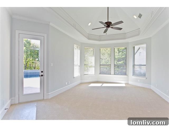 501 Creekside Master Bedroom - Bay Windows and Patio Access