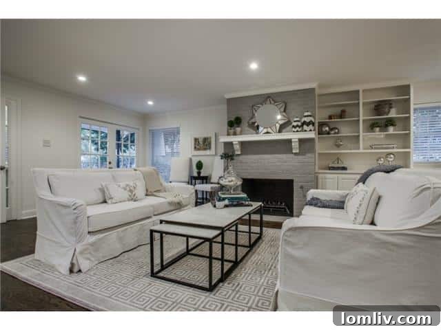 Spacious and Open Living Room at 1212 N. Oak Cliff Blvd.
