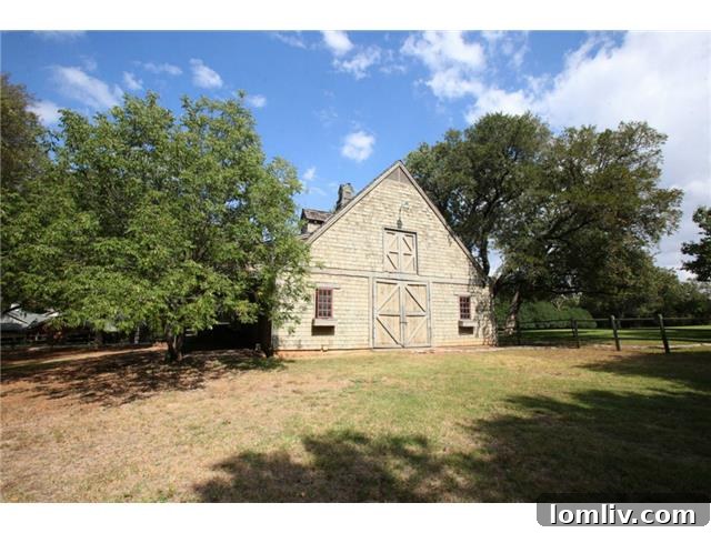 Stonebriar Manor - Rustic Barn on the Estate