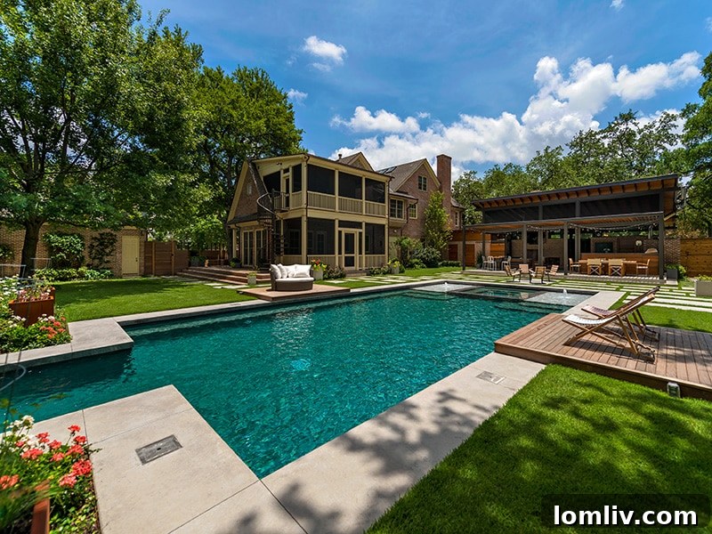 Your Dream Pool Awaits: 5 Reasons to Dive In Now 3 Modern pool design by Harold Leidner in University Park, offering a family-friendly summer retreat.