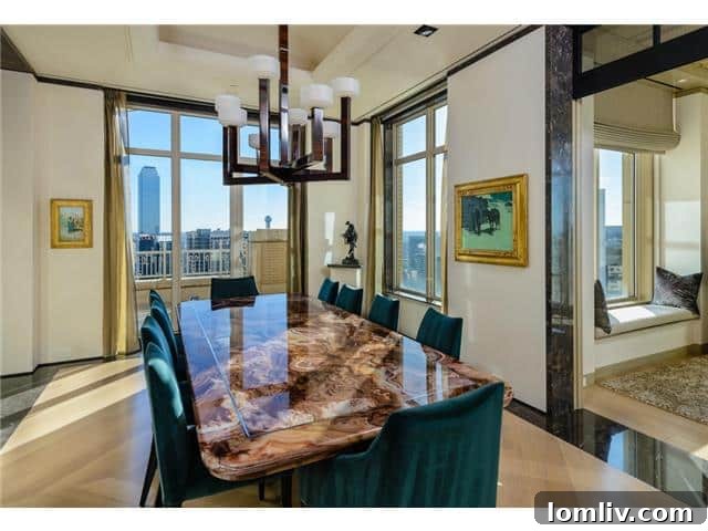 2555-N-Pearl-2200-Penthouse-Dining