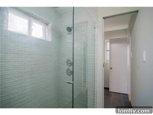 Richardson's Colorful Spark A Modern Bright Delight 19 1419-Dumont-Q