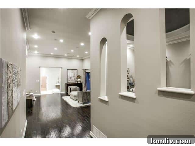 5656 Cedar Ridge hall - Grand Hallway