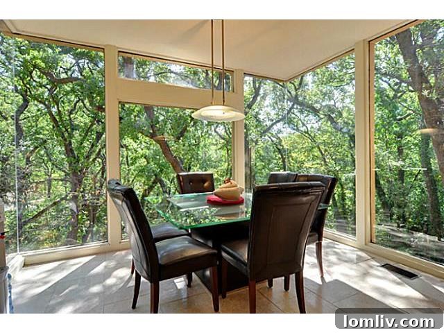 2429 N. Cooper Street Breakfast Nook