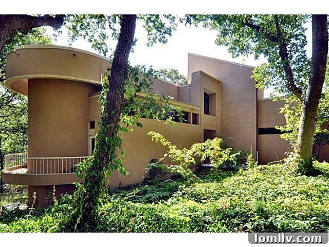 2429 N. Cooper Street Side View