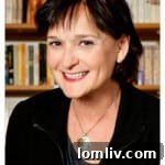 Portrait of Kathy Doyle Thomas, Executive Vice President of Half Price Books.