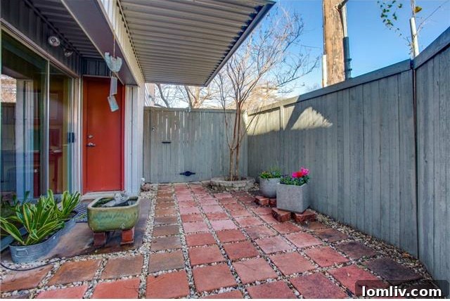 Oak Lawn Oasis: Townhome with Soaring Ceilings, Low HOA Fees 7 4620 Lester Drive - Patio Area