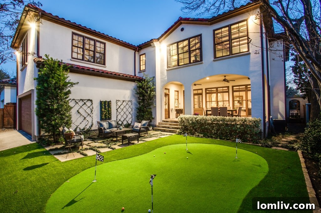 Expansive outdoor entertaining area Dallas home
