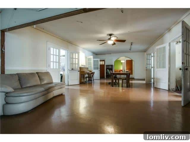 410 S. Windomere Living Area