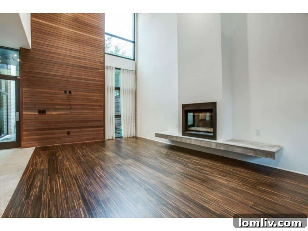 Bluffview Bound: Jordan Spieth's Travis Street Condo Is Now Available 6 4321 Travis Walk - Elegant Dining Area