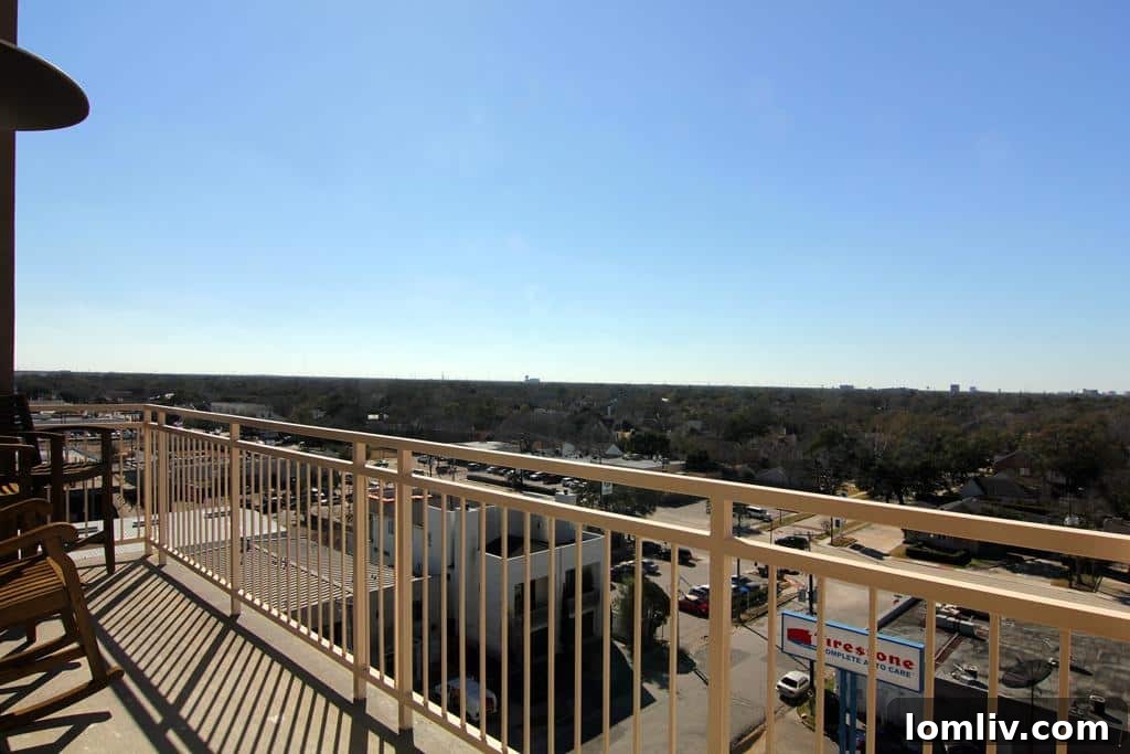 Robert Durst's Houston Trail Leads to Another Dallas Realtor 14 Durst-Houston-condo-balcony