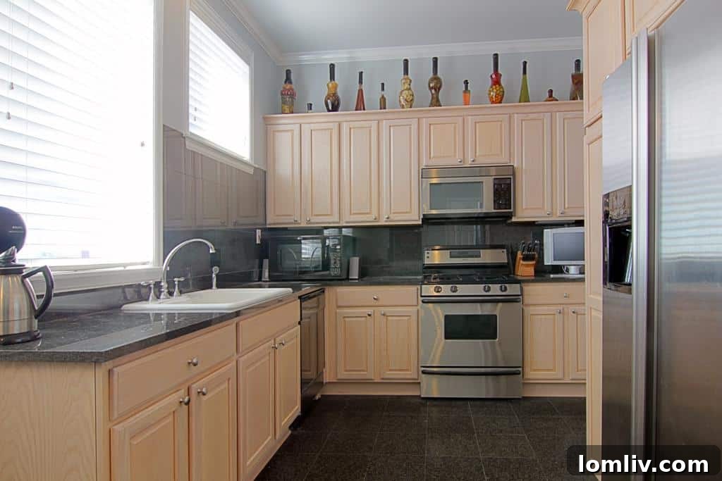 Robert Durst's Houston Trail Leads to Another Dallas Realtor 8 Durst-Houston-condo-kitchen