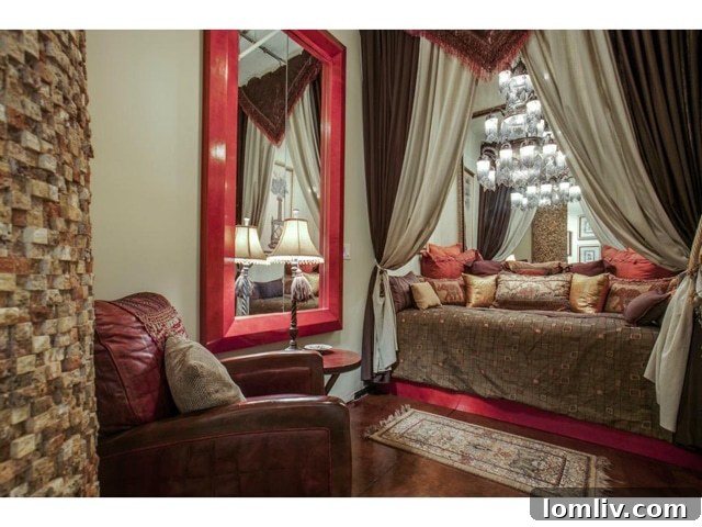 1122 Jackson St 908 Daybed Area - Versatile Loft Space