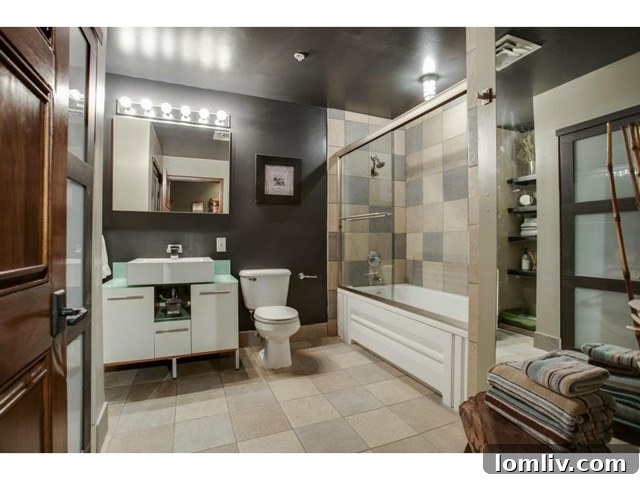 1122 Jackson St 908 Second Bath - Modern Design