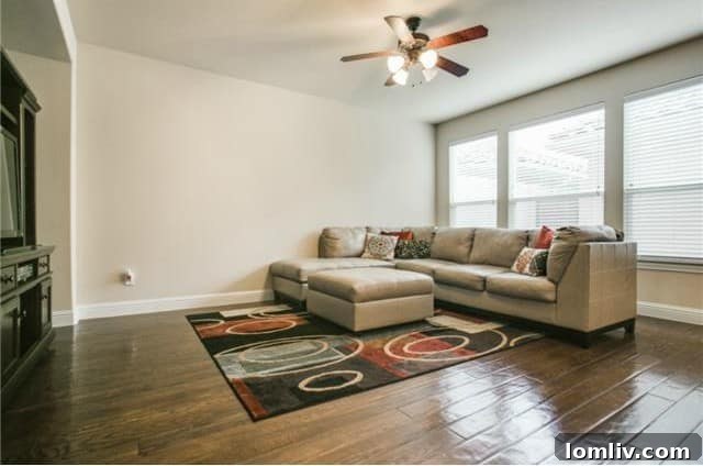 6822 Oeste Dr. Living Room Patio Access