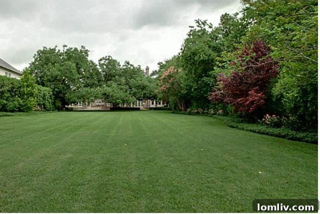 Architectural Detail of 5138 DeLoache