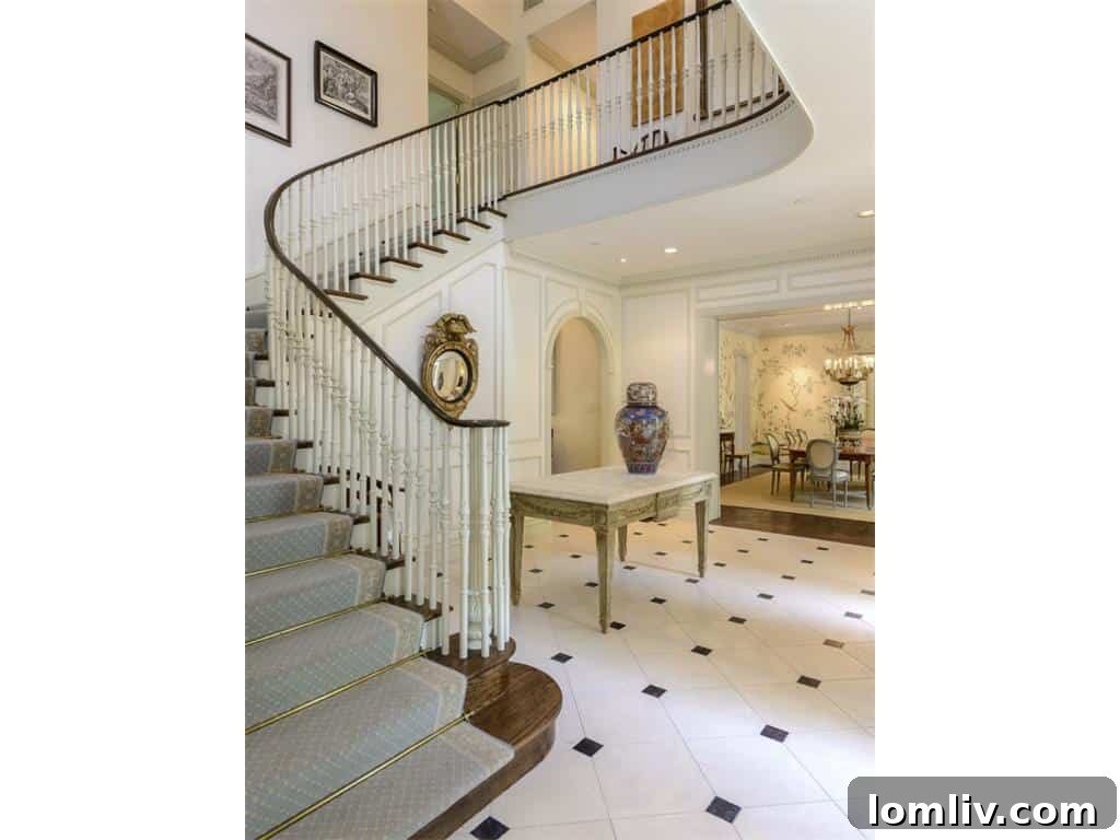 Luxurious Living Room with Fireplace