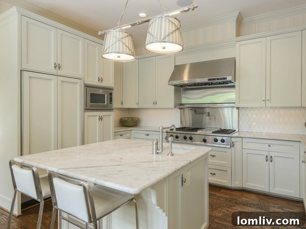 Bright and Inviting Breakfast Nook